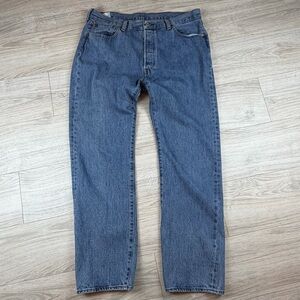 Levi's 501 Straight Leg Button Fly Med Stonewash Jeans 00501 0193 Men’s 38x34